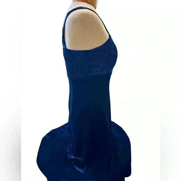 R&K formal velvet dress with matching bolero jacket. Sparkles at the bust. - Picture 9 of 11